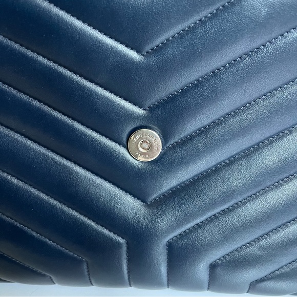 Saint Laurent Medium LouLou  ❌ Pending Sale ❌ - Picture 8 of 16